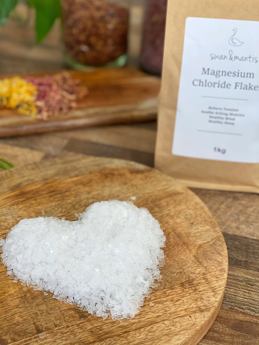 Swan and Mantis Pharmaceutical Grade Magnesium Chloride Flakes  1kg